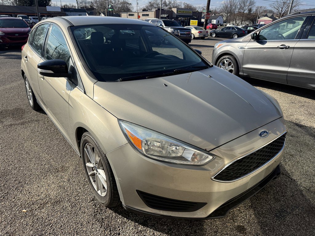 Used 2015 Ford Focus SE image 1