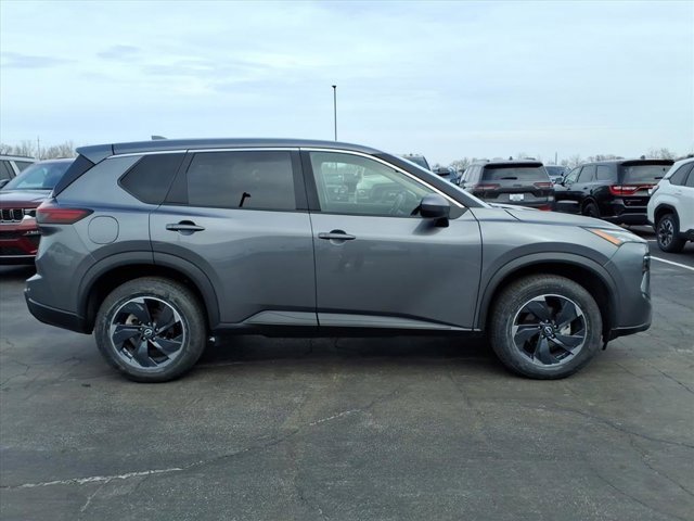 Used 2024 Nissan Rogue SV image 27