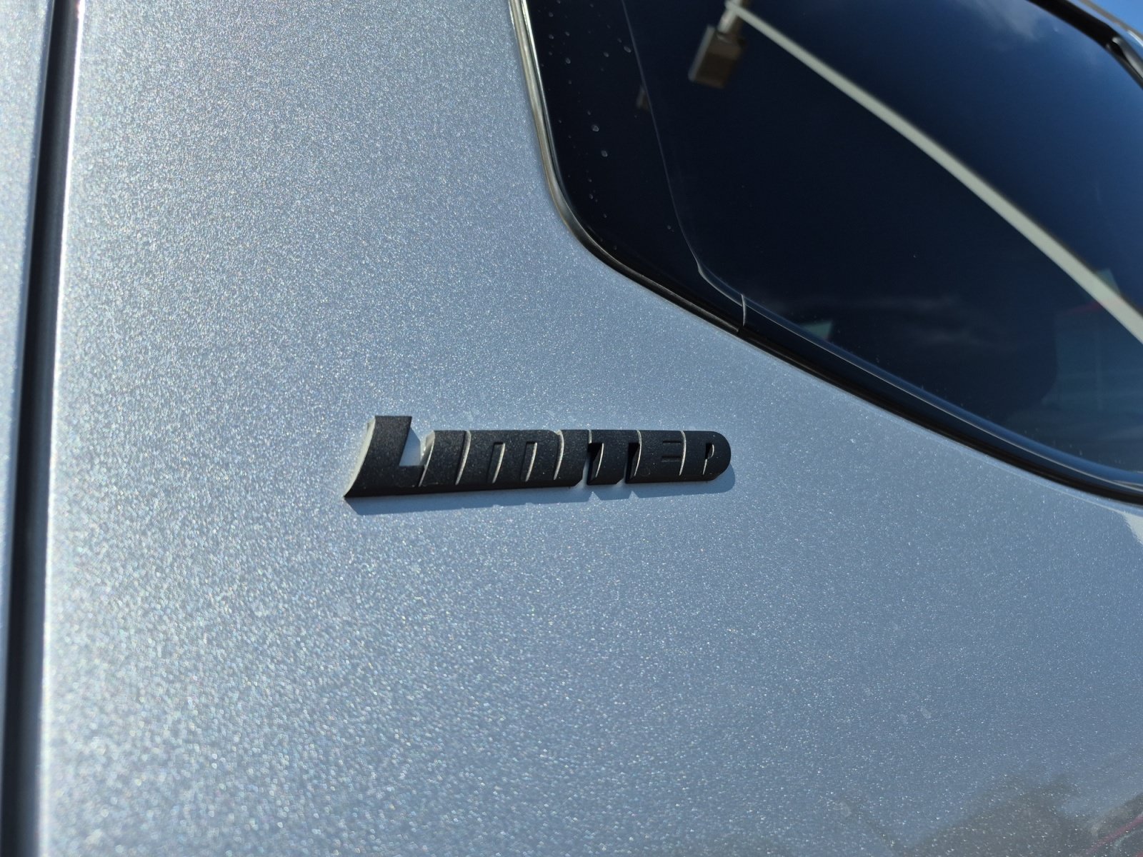 Used 2025 Toyota Tundra Limited AWD/4WD image 24