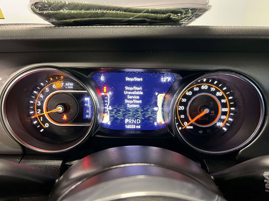 Used 2022 Jeep Wrangler Unlimited Sahara w/ Cold Weather Group AWD/4WD image 24