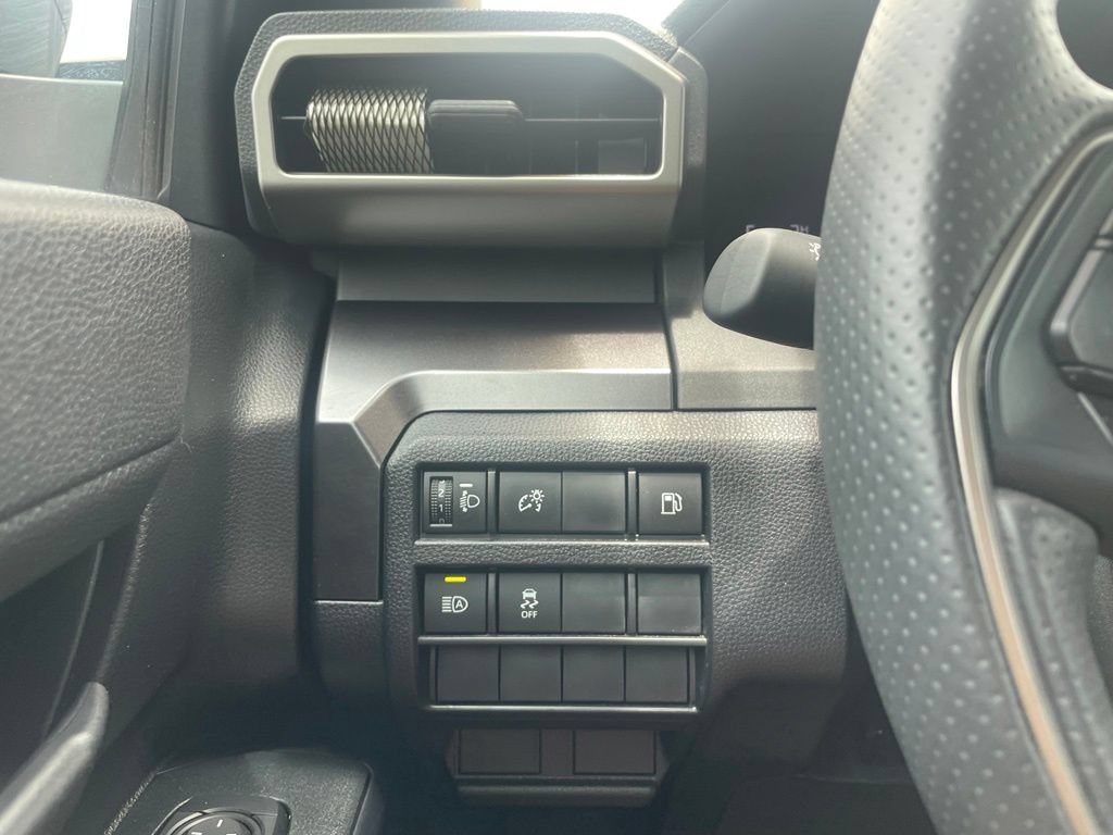 Used 2025 Toyota 4Runner SR5 AWD/4WD image 12