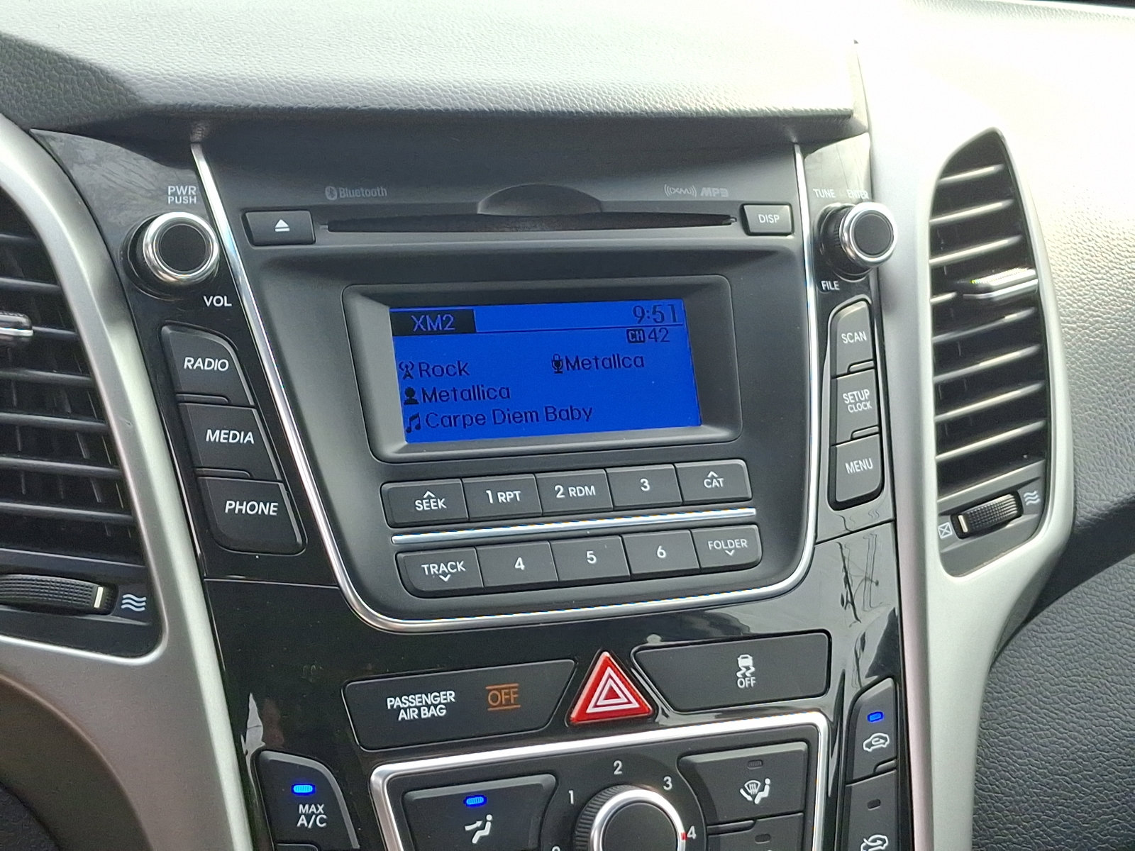 Used 2017 Hyundai Elantra GT image 16