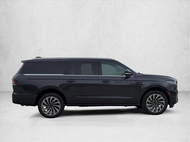 Used 2025 Lincoln Navigator L Black Label AWD/4WD image 4