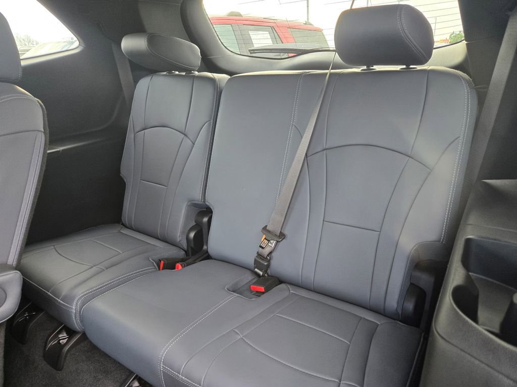 Used 2024 Buick Enclave Essence w/ Experience Buick Package FWD image 9