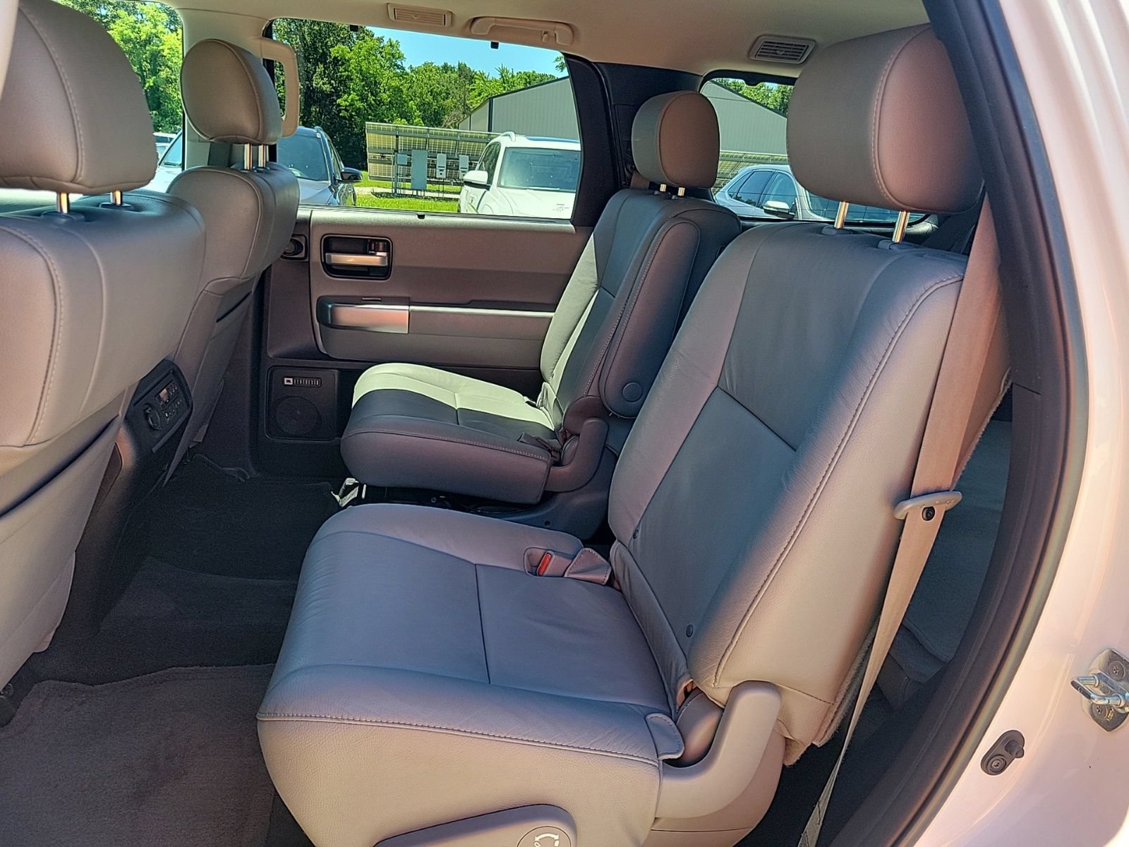 Used 2018 Toyota Sequoia Limited w/ Safety & Convenience Package AWD/4WD image 13