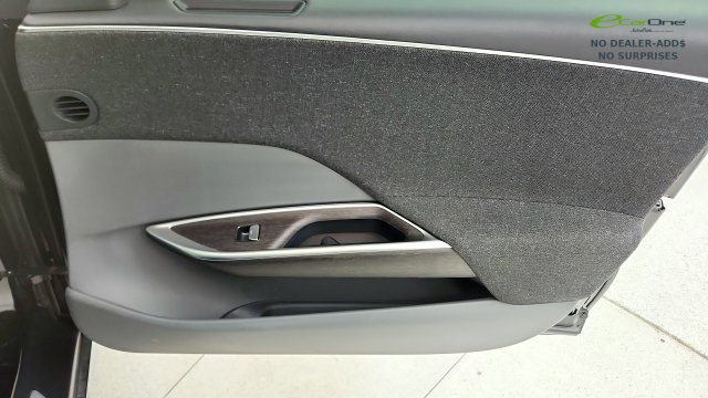 Used 2025 Lucid Air Pure RWD image 38