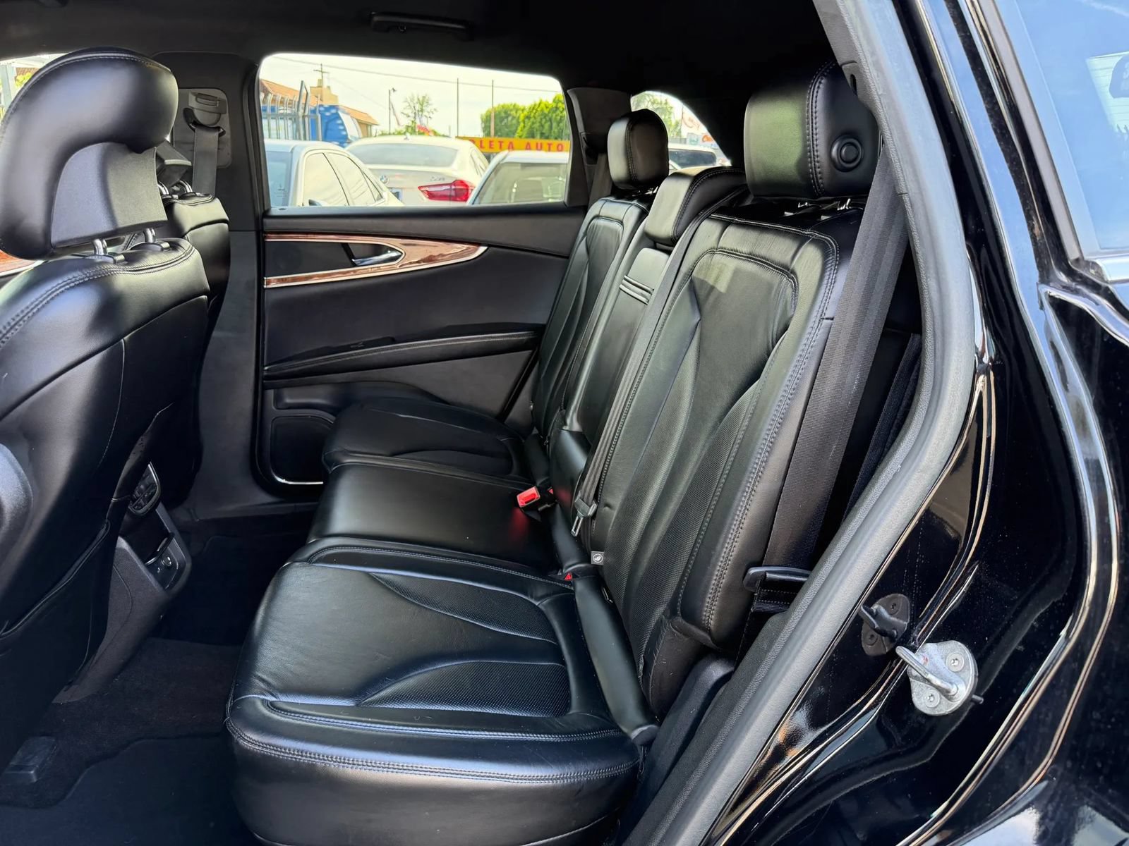 Used 2016 Lincoln MKX Select FWD image 36