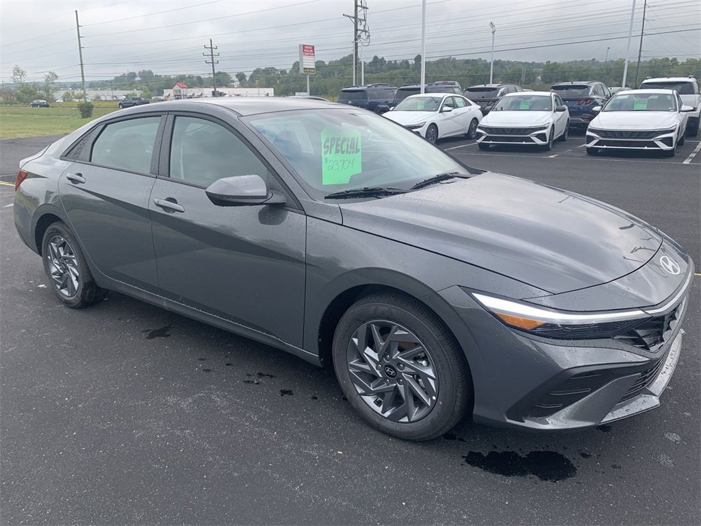 New 2025 Hyundai Elantra Blue