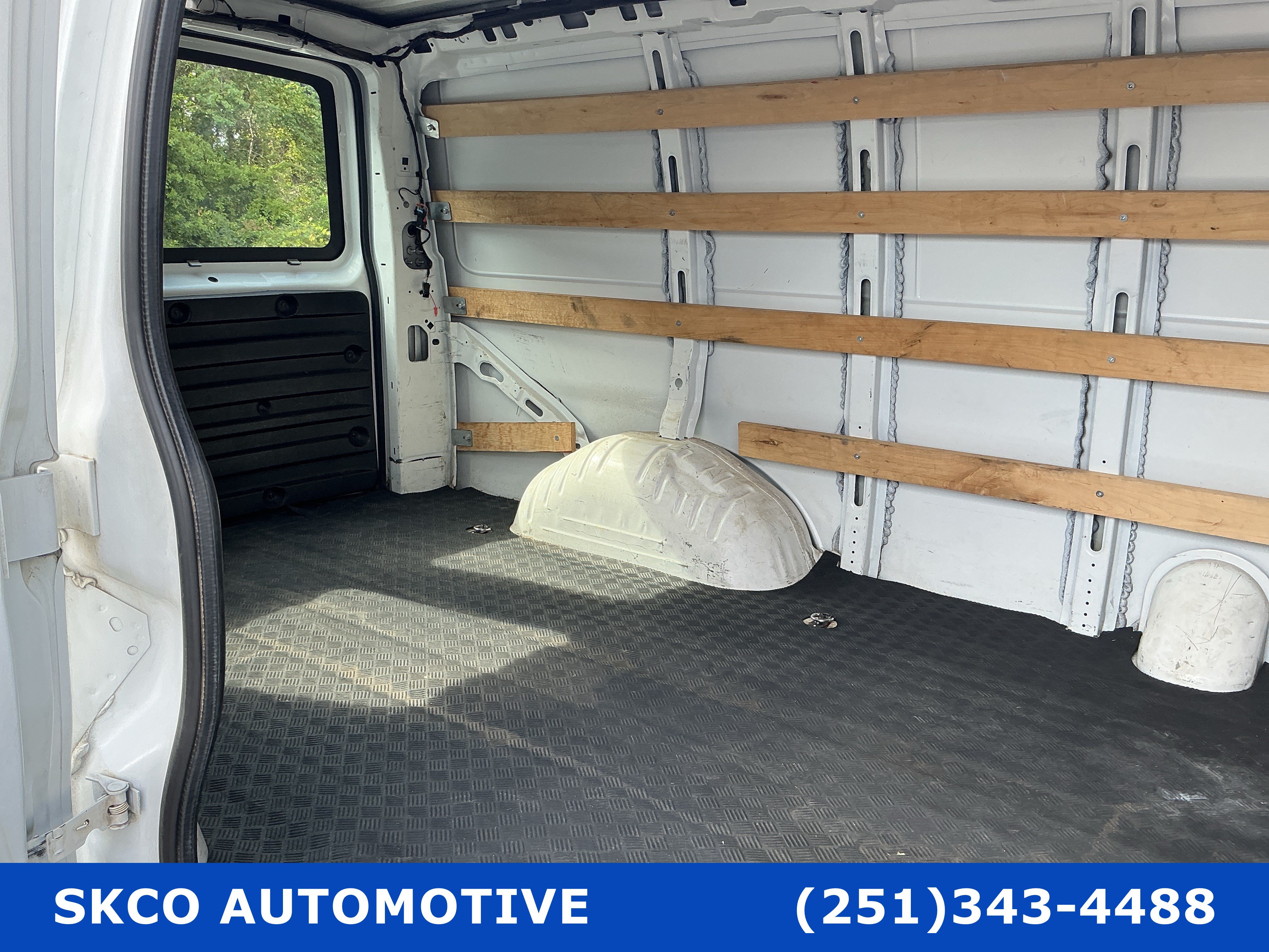 Used 2022 GMC Savana 2500 w/ Driver Convenience Package RWD image 18