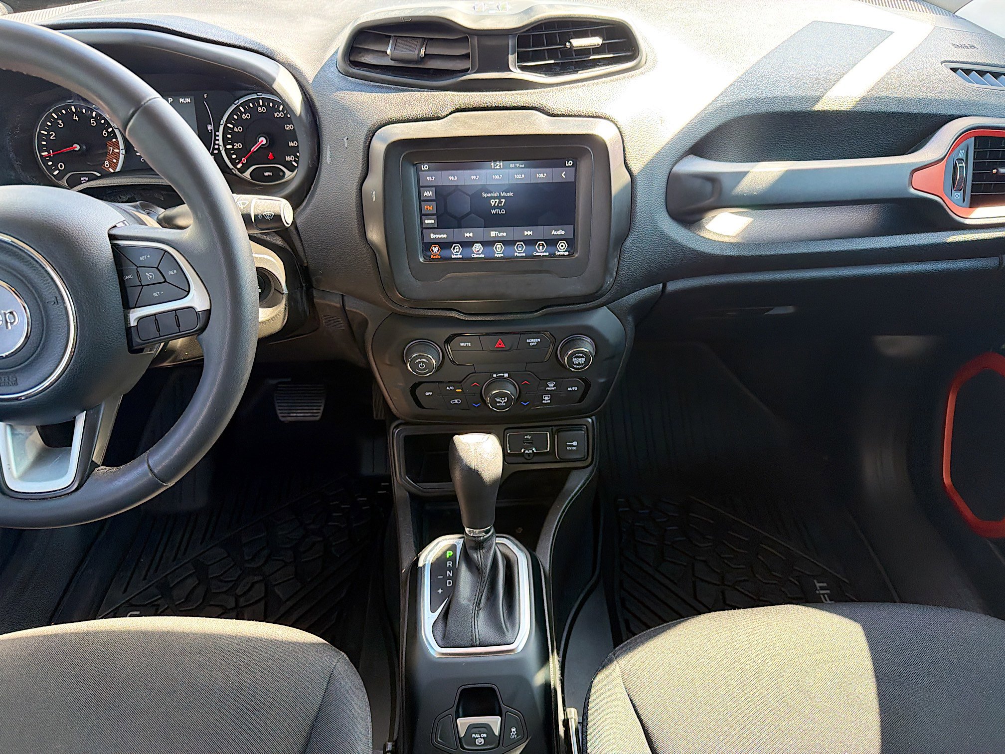 Used 2020 Jeep Renegade Latitude image 18