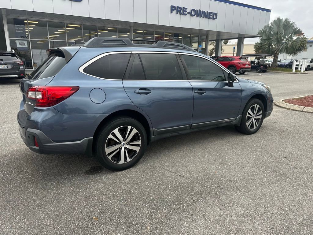 Used 2018 Subaru Outback 2.5i Limited image 3