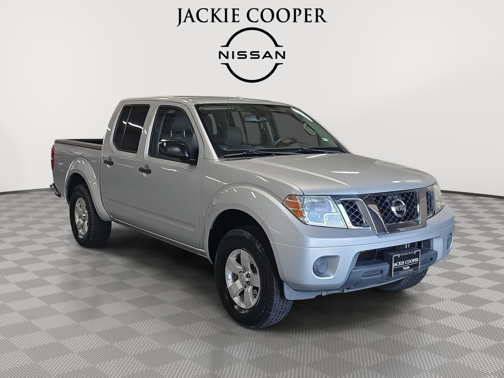 Used 2012 Nissan Frontier SV w/ SV Premium Utility Pkg image 3