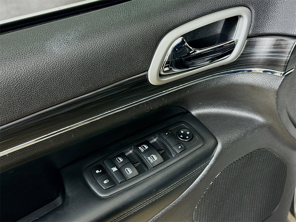 Used 2019 Jeep Grand Cherokee Limited w/ Trailer Tow Group IV image 21