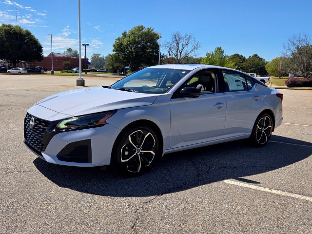 New 2026 Nissan Altima 2.5 SR w/ SR Premium Package FWD image 3