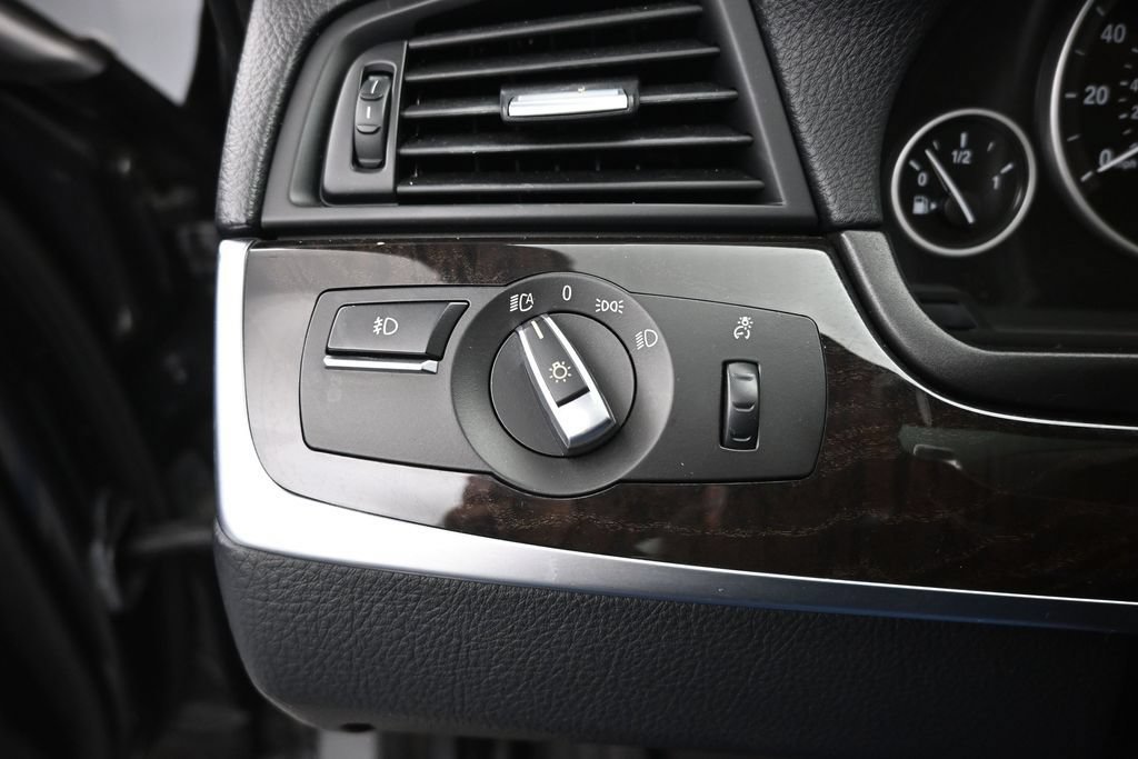 Used 2016 BMW 528i Sedan RWD image 12