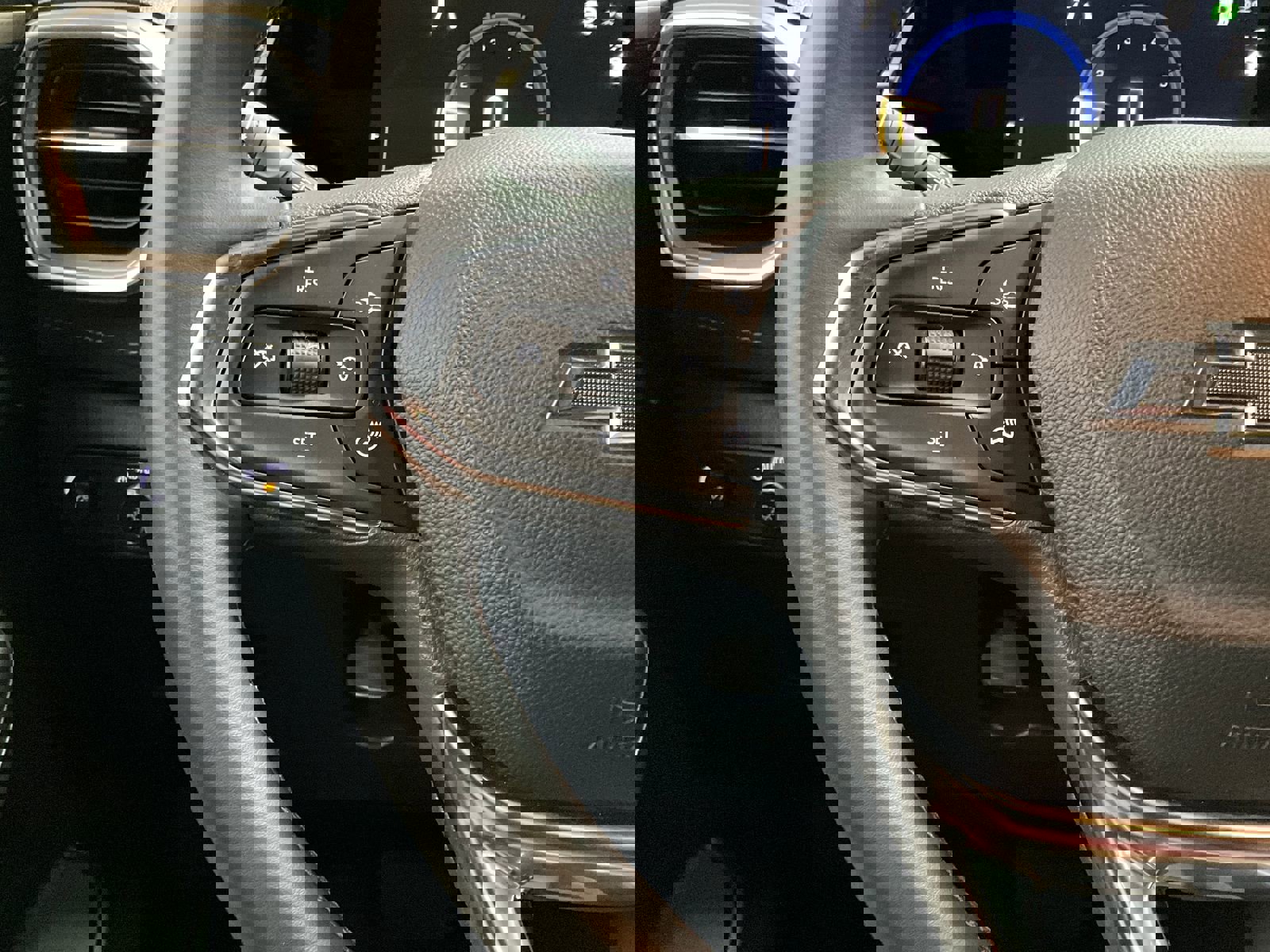 Used 2025 Chevrolet TrailBlazer ACTIV w/ Driver Confidence Package image 17