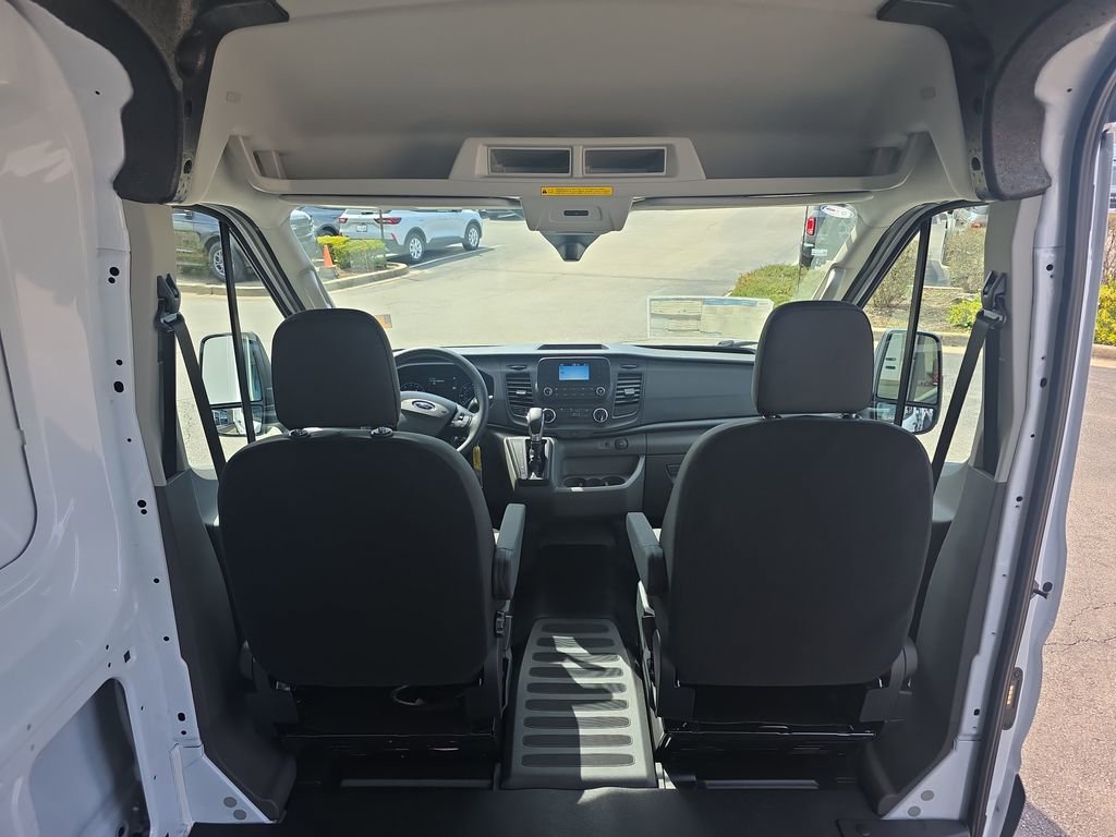 New 2025 Ford Transit 250 148 Medium Roof image 18