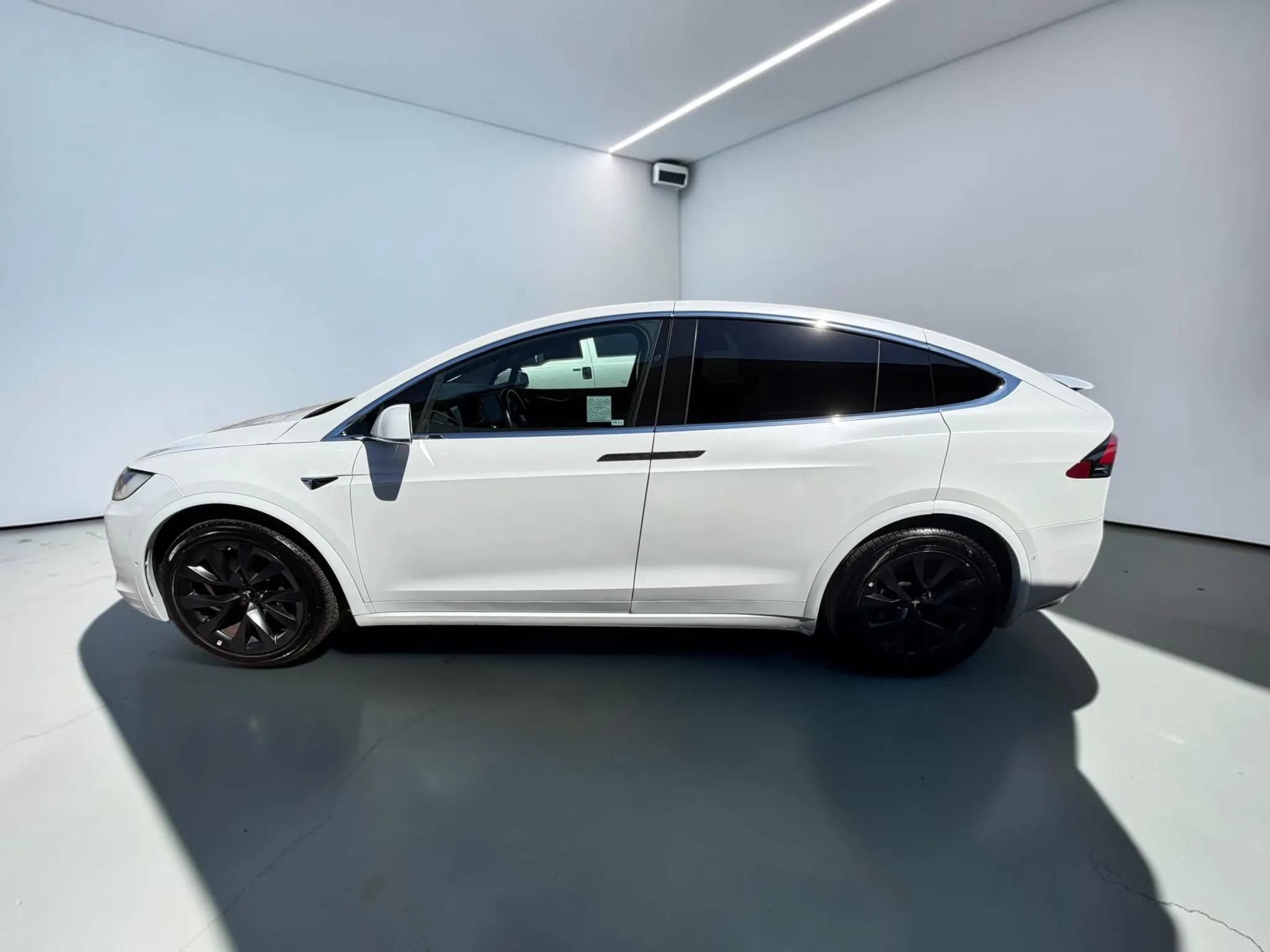 Used 2017 Tesla Model X 75D AWD/4WD image 6