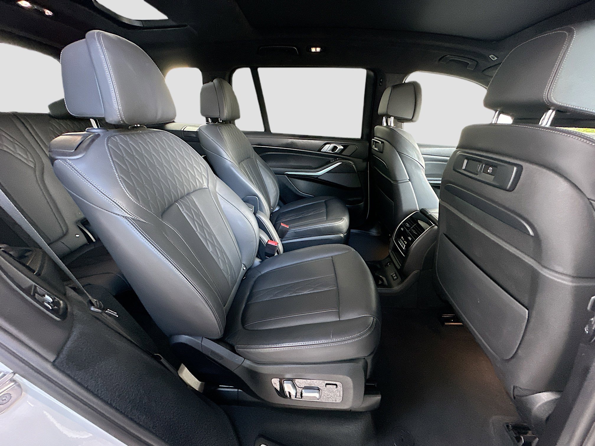 Certified 2022 BMW X7 M50i image 30