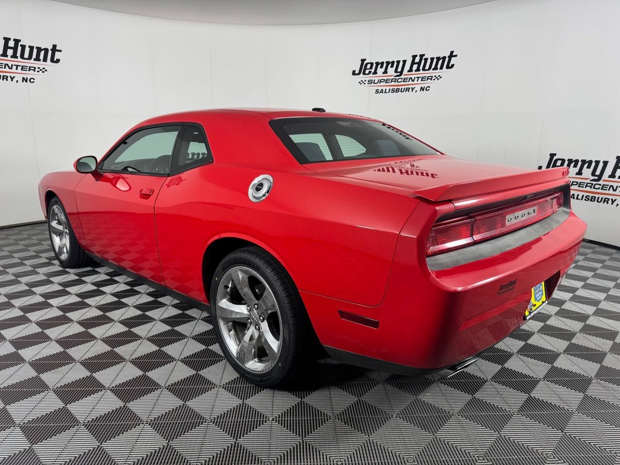Used 2014 Dodge Challenger R/T RWD image 7
