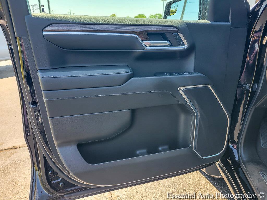 Used 2024 Chevrolet Silverado 1500 LT AWD/4WD image 19