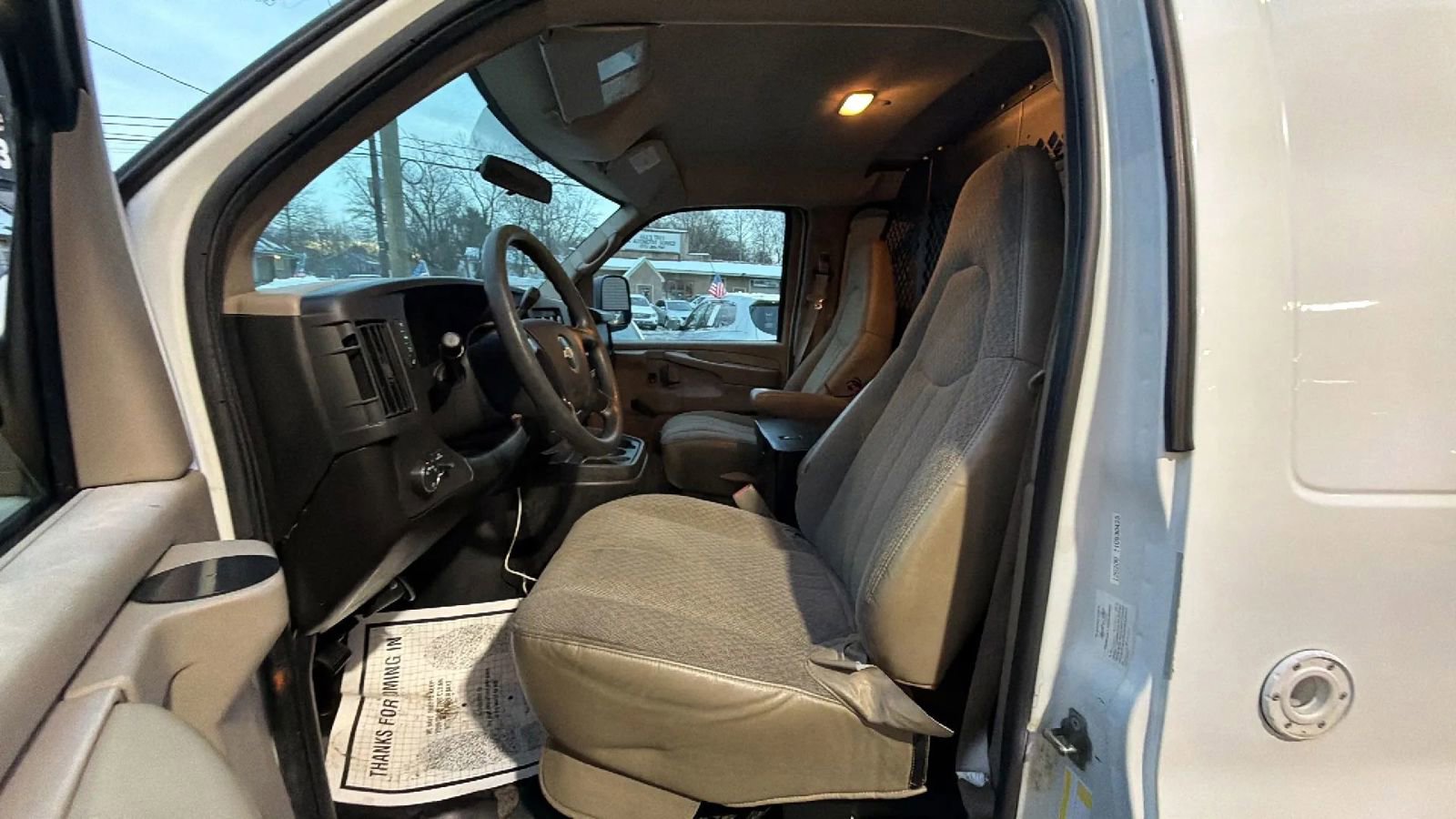 Used 2009 Chevrolet Express 2500 Van 3D image 17