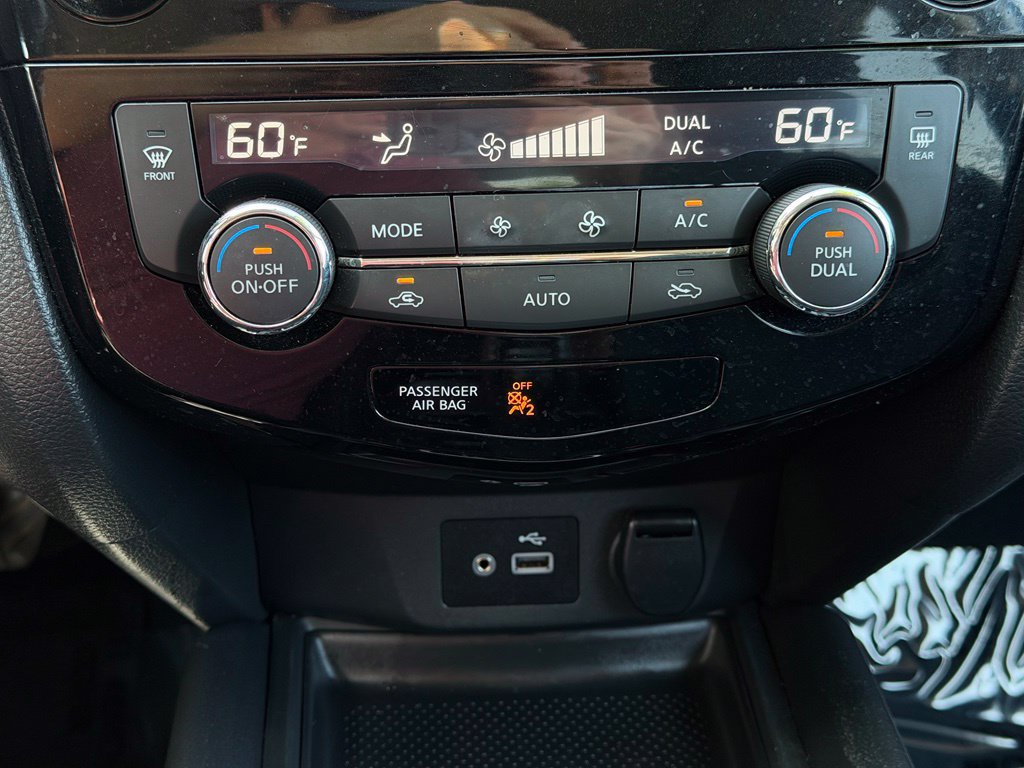 Used 2018 Nissan Rogue SV w/ Premium Package AWD/4WD image 27