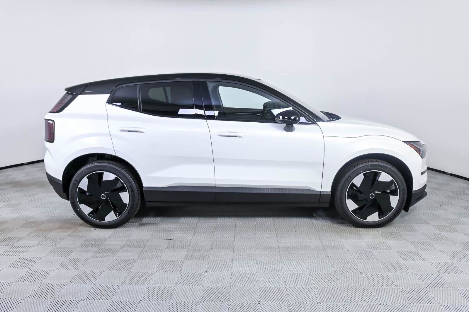 New 2026 Volvo EX30 Plus w/ Protection Package Premier AWD/4WD image 25