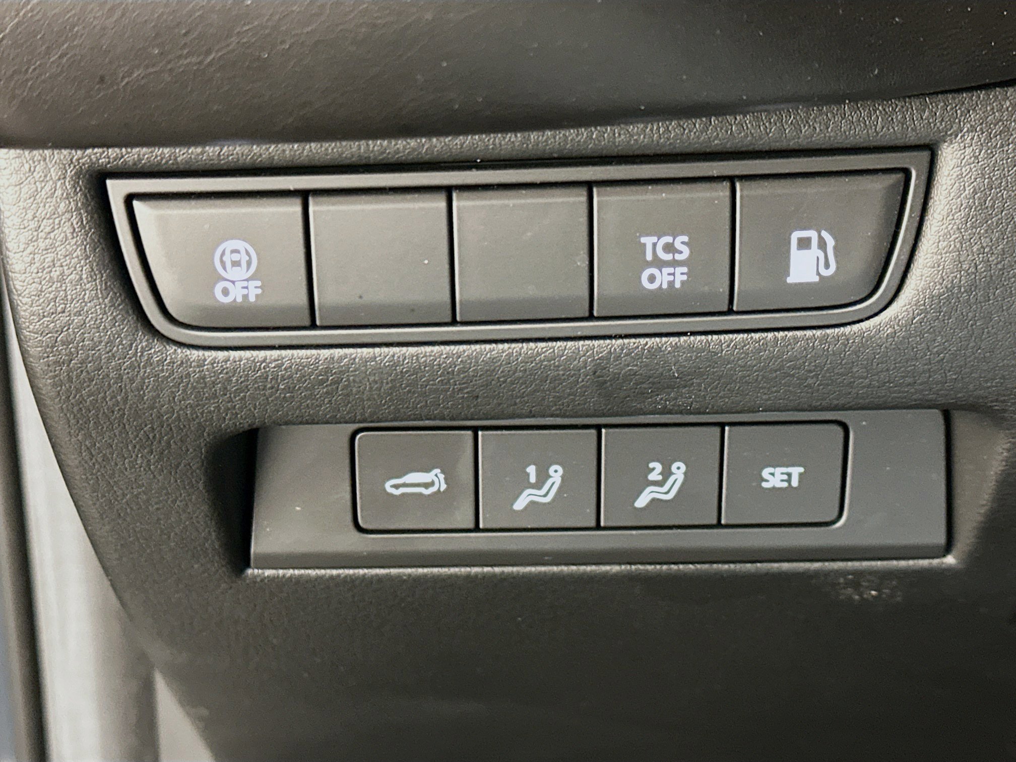 Used 2025 MAZDA CX-50 AWD 2.5 Hybrid w/ Premium Pkg image 17