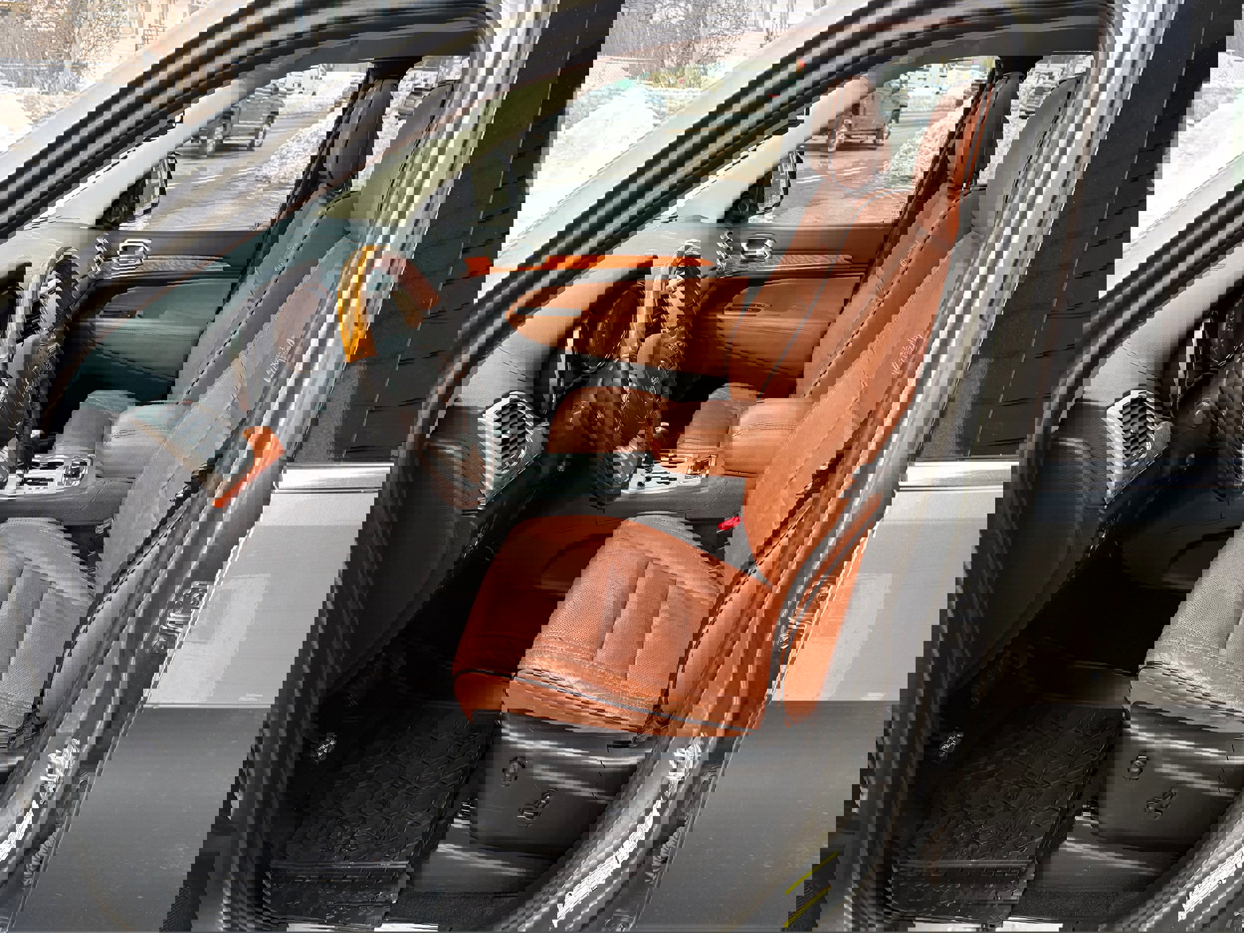 Used 2012 Jeep Grand Cherokee Overland image 9