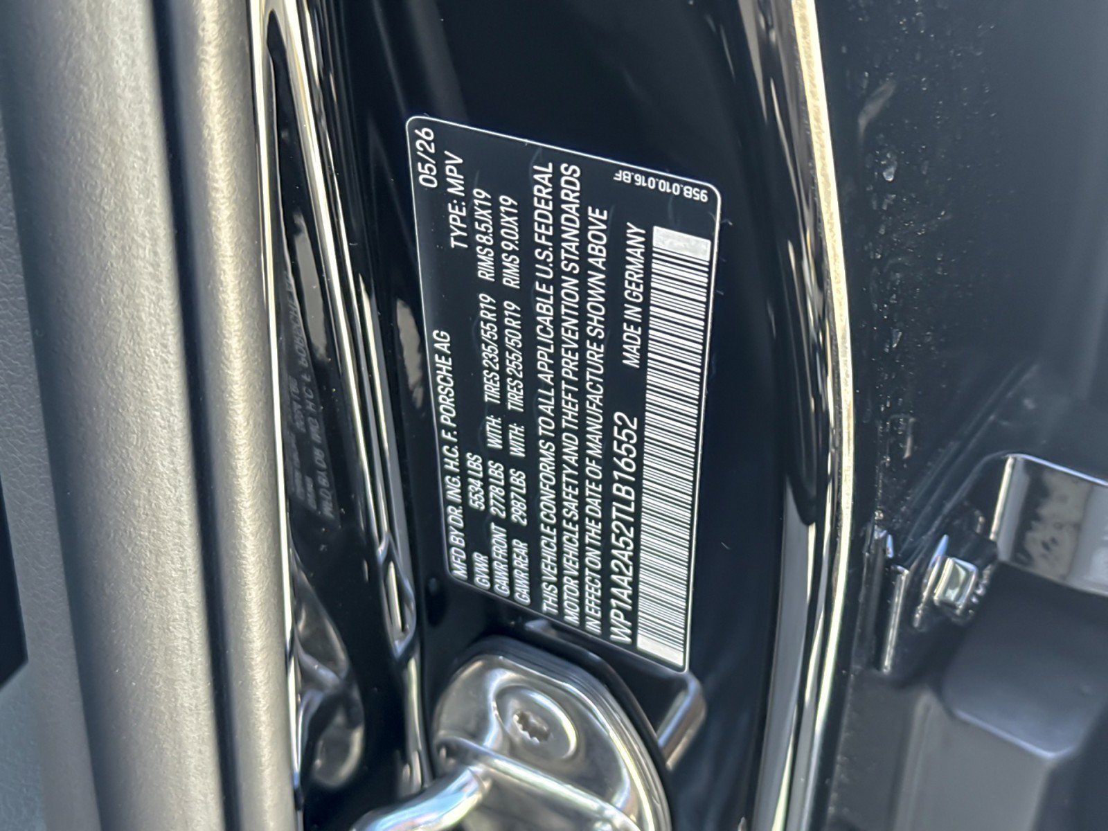 New 2026 Porsche Macan AWD/4WD image 28