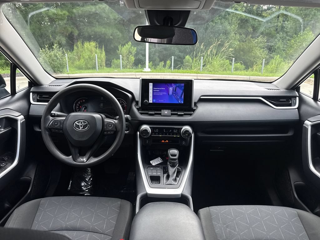 Used 2025 Toyota RAV4 XLE AWD/4WD image 16