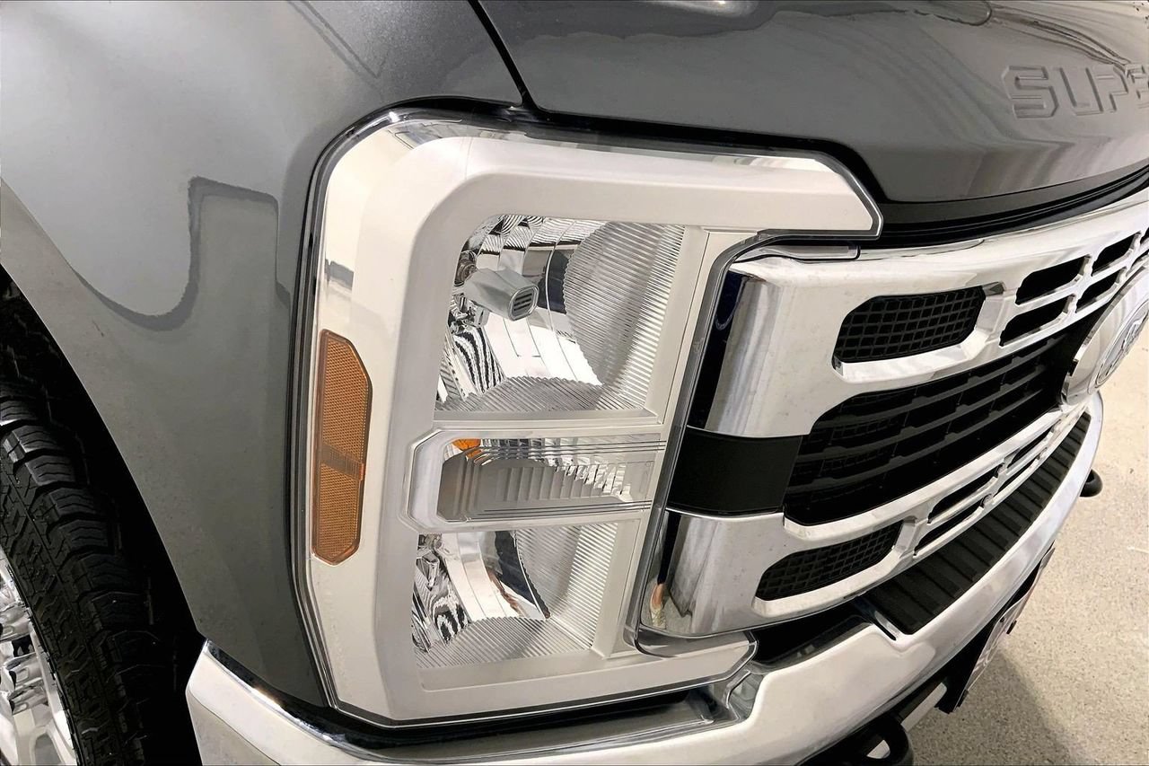 Used 2025 Ford F250 XLT AWD/4WD image 28