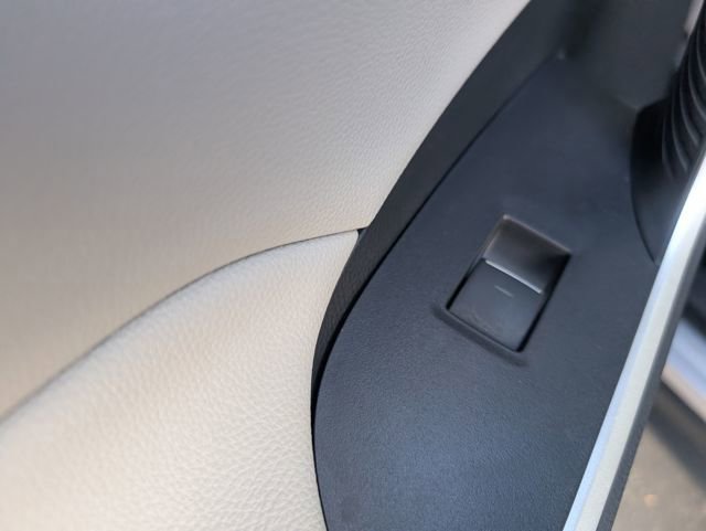 Used 2023 Toyota RAV4 XLE Premium image 11