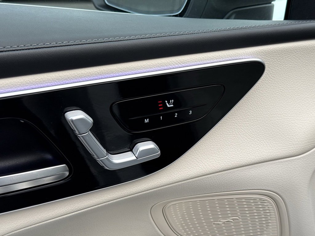 Used 2025 Mercedes-Benz GLC 300 4MATIC image 4