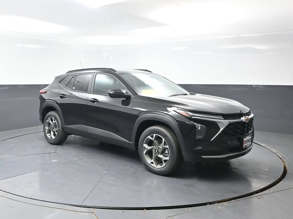 New 2026 Chevrolet Trax LT w/ Driver Confidence Package FWD image 3