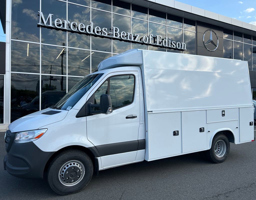 New 2025 Mercedes-Benz Sprinter 4500 image 1