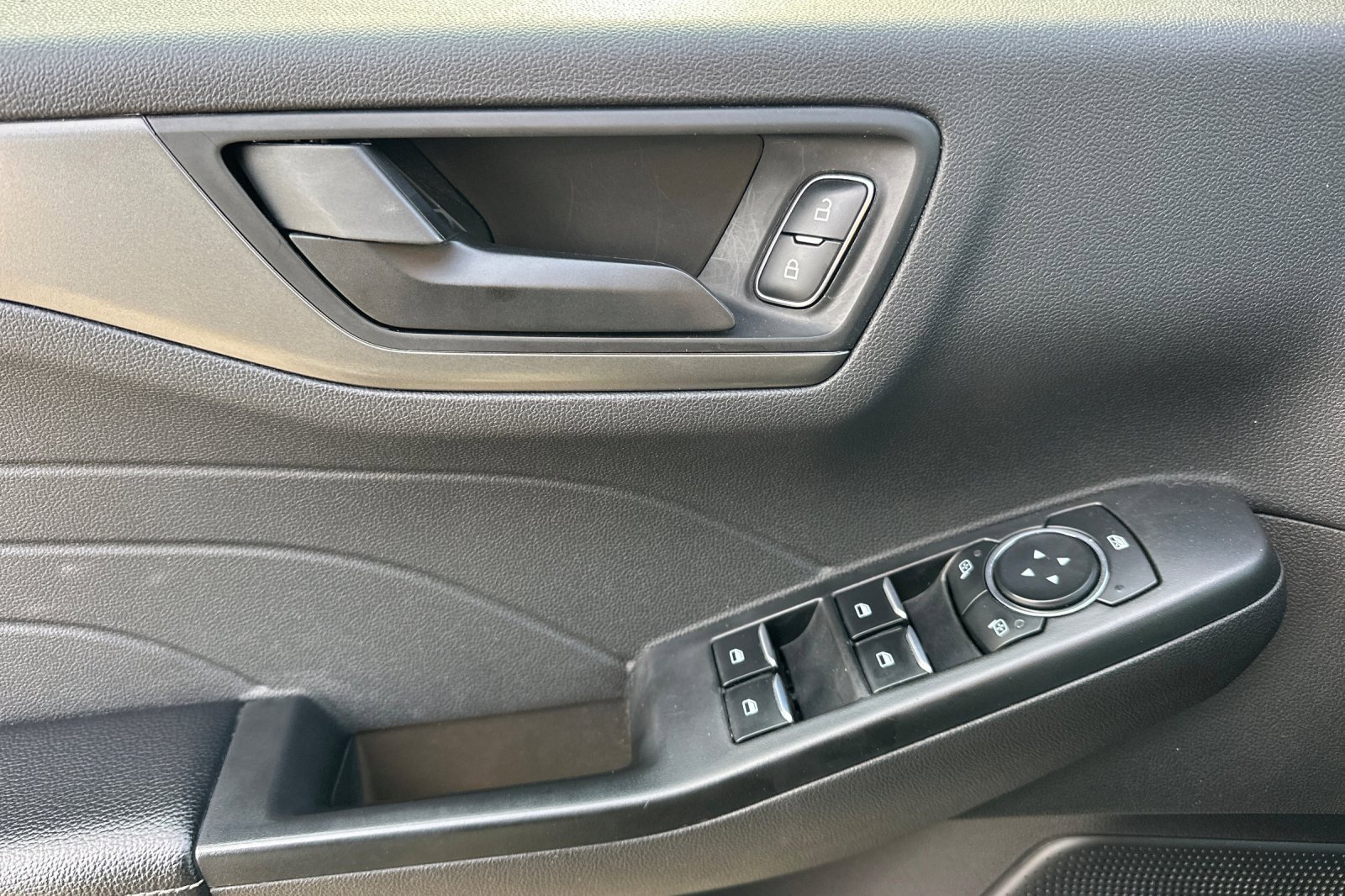 Used 2023 Ford Escape Active image 11