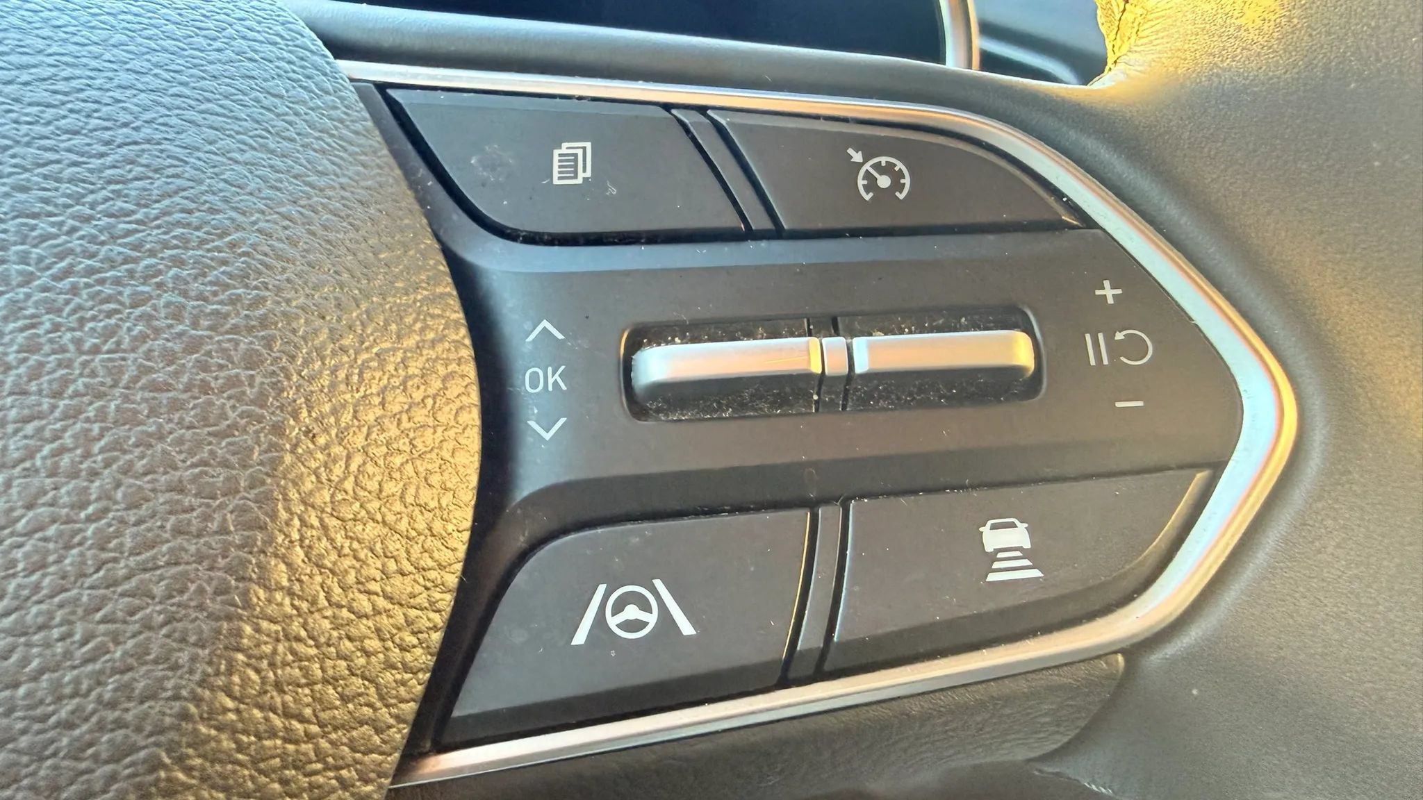 Used 2023 Hyundai Santa Fe SEL FWD image 20
