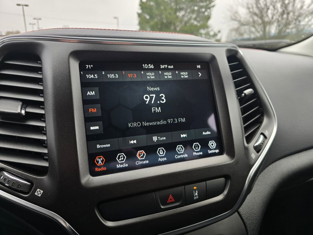 Used 2022 Jeep Cherokee Trailhawk w/ Trailer Tow Group image 29