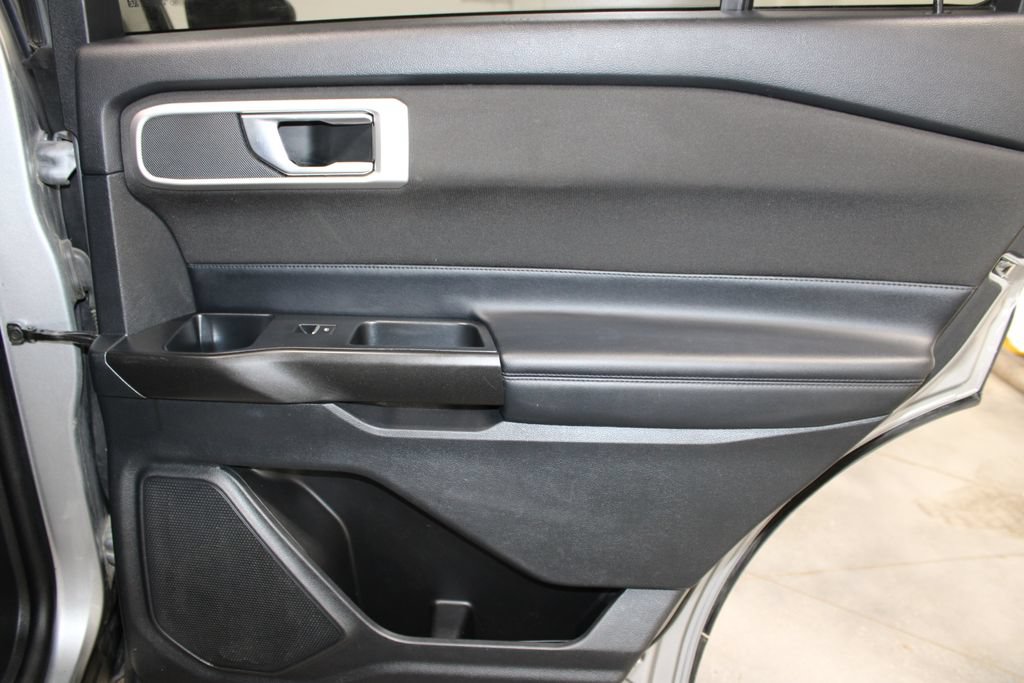 Used 2020 Ford Explorer XLT w/ Comfort Package RWD image 33
