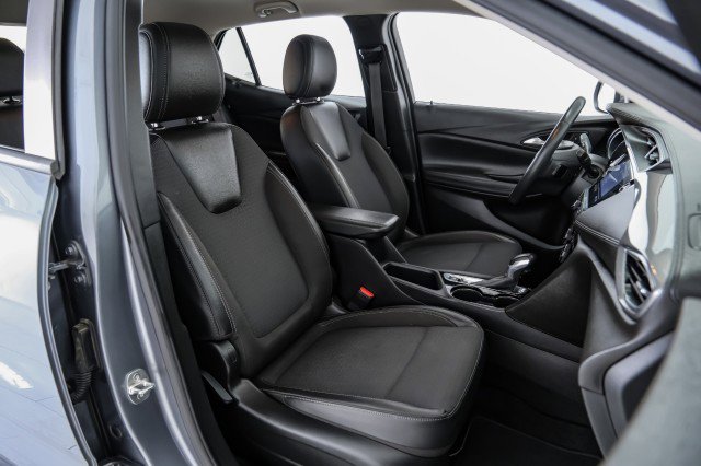 Used 2020 Buick Encore GX Select image 32