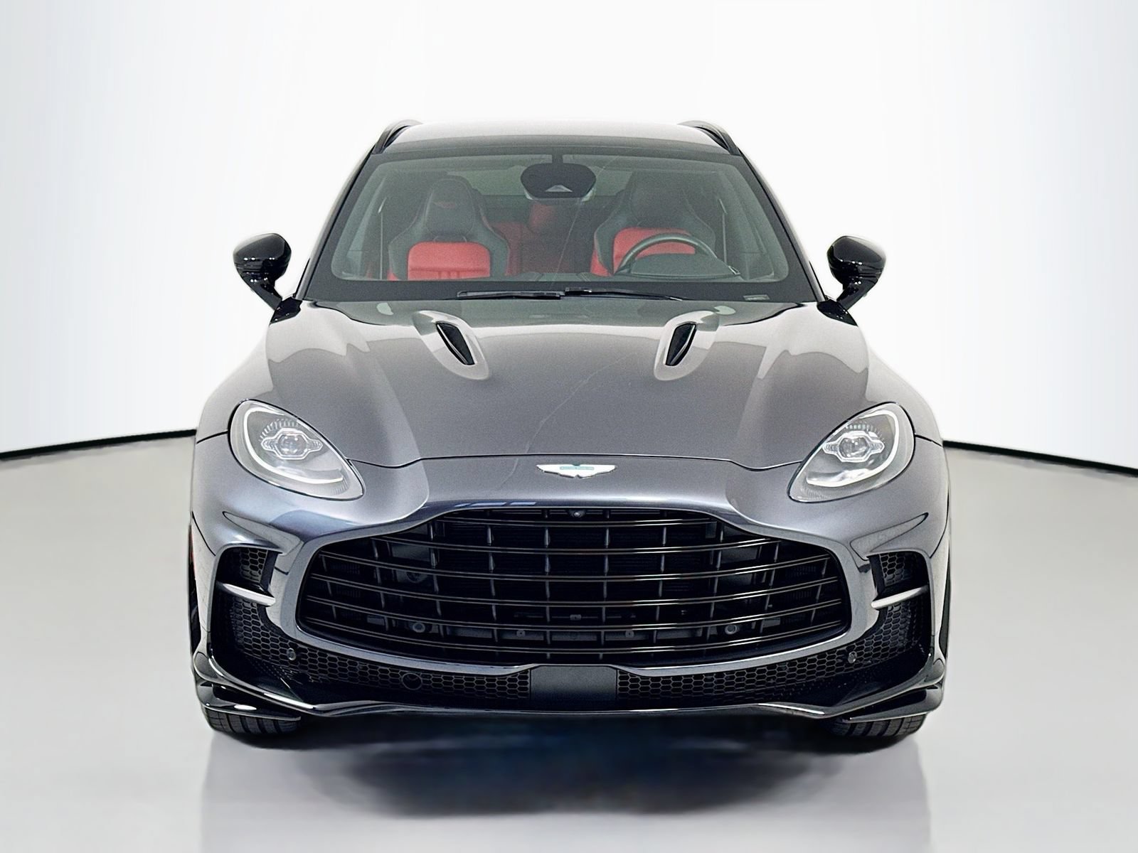 Used 2025 Aston Martin DBX 707 AWD/4WD image 2
