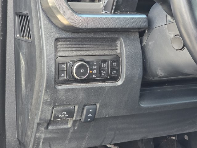 Used 2025 Ford F350 Platinum AWD/4WD image 23