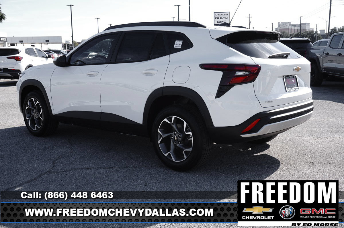 New 2026 Chevrolet Trax LT w/ LT Convenience Package FWD image 5