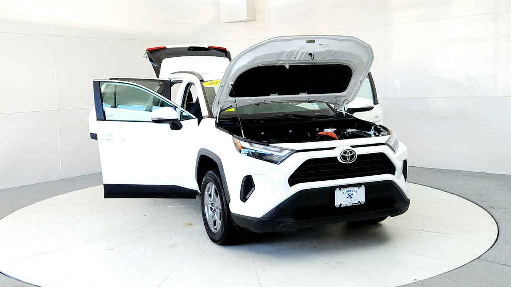 Certified 2025 Toyota RAV4 XLE w/ Weather Package AWD/4WD image 9