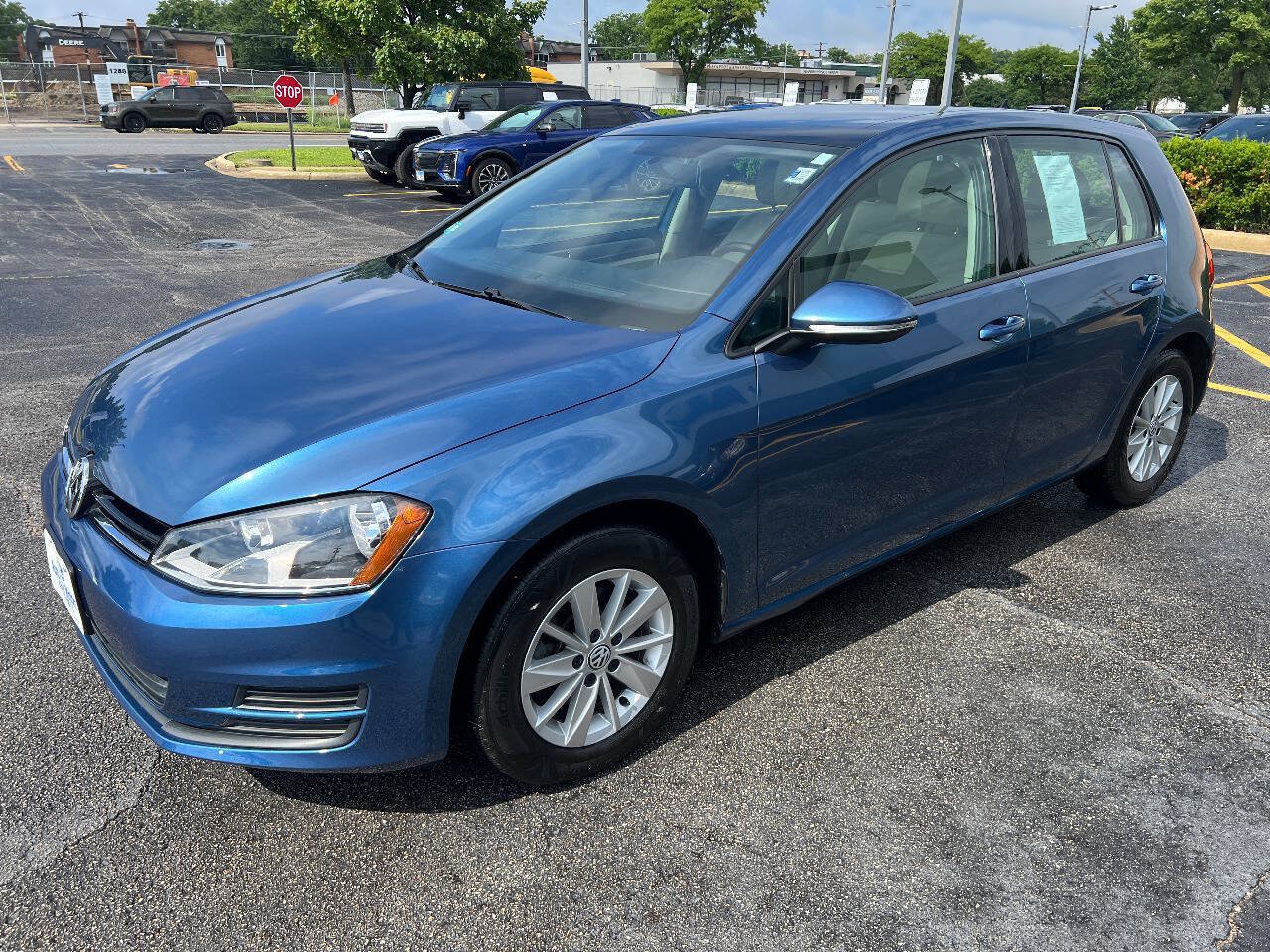 Used 2015 Volkswagen Golf S FWD image 6