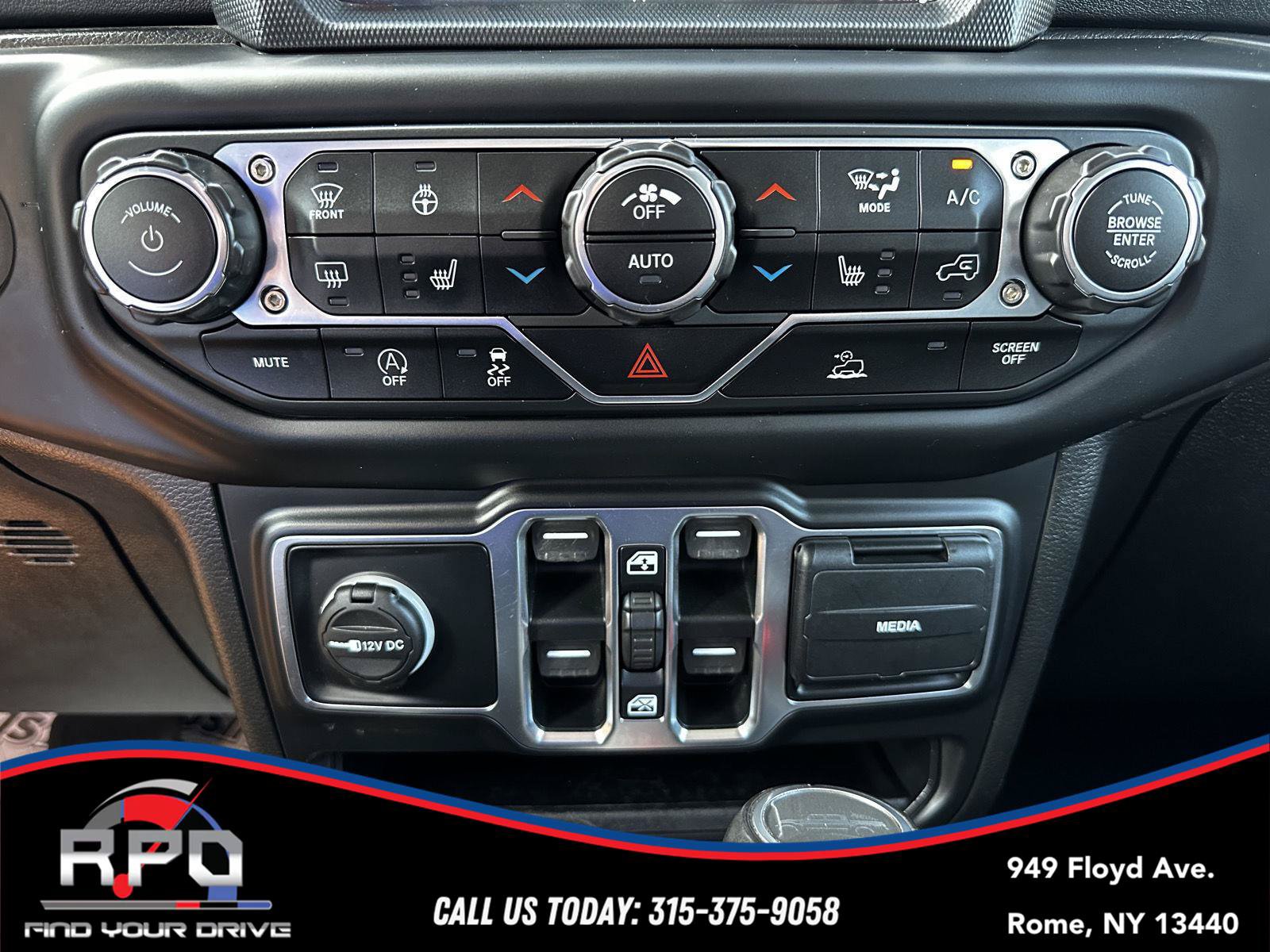 Used 2020 Jeep Gladiator Overland AWD/4WD image 22