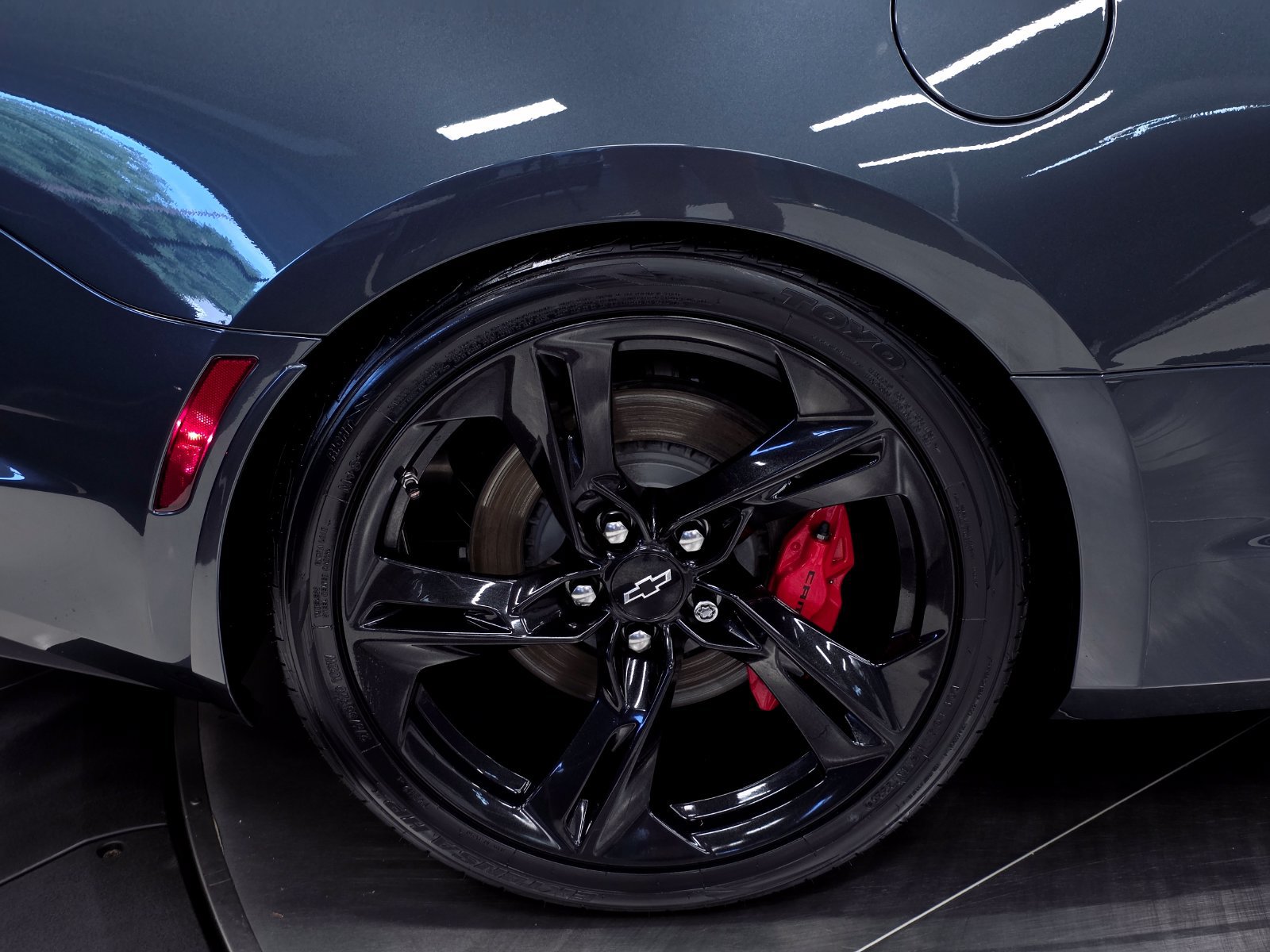 Used 2020 Chevrolet Camaro SS RWD image 46