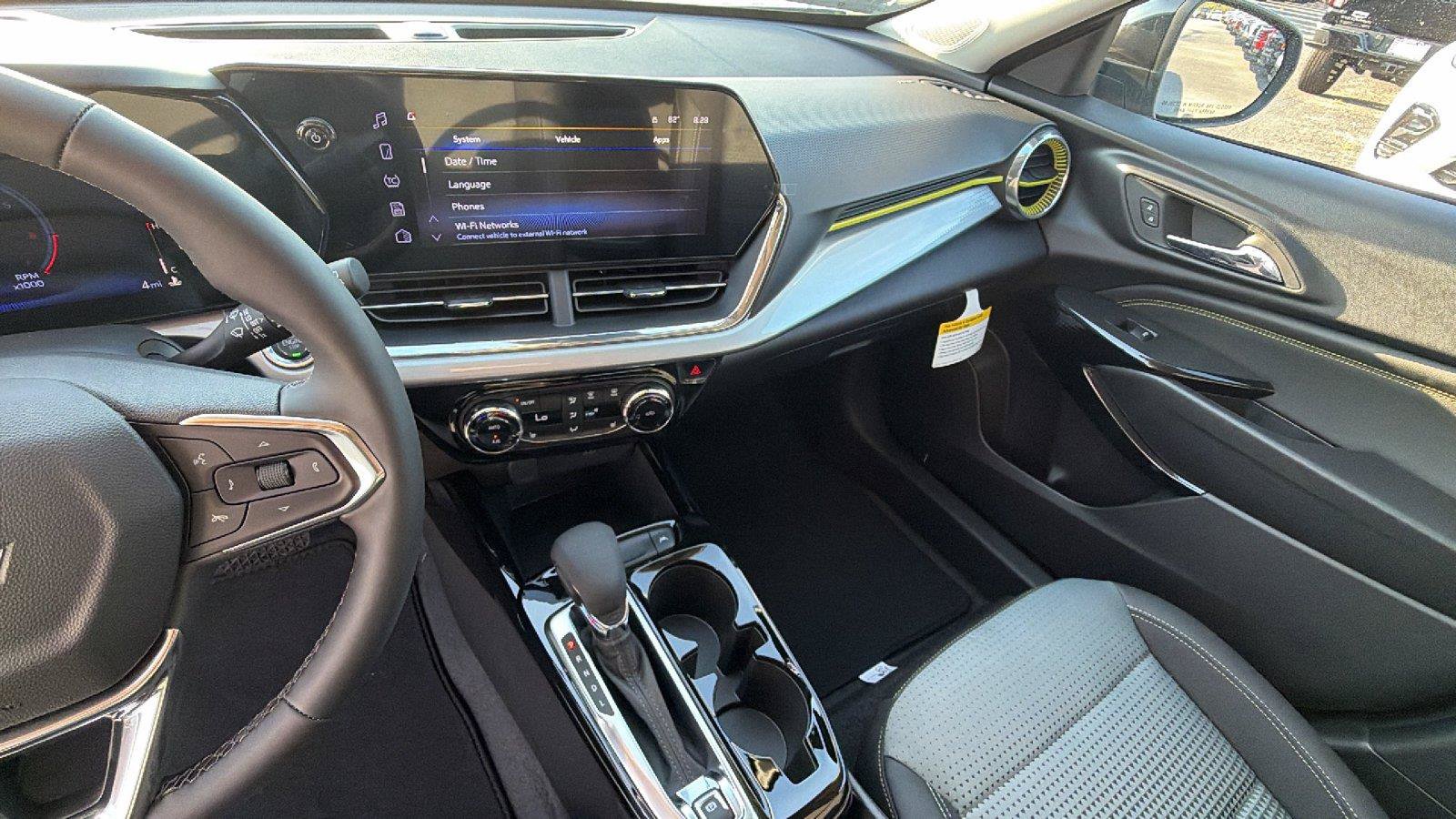 New 2026 Chevrolet Trax LT w/ Driver Confidence Package FWD image 4